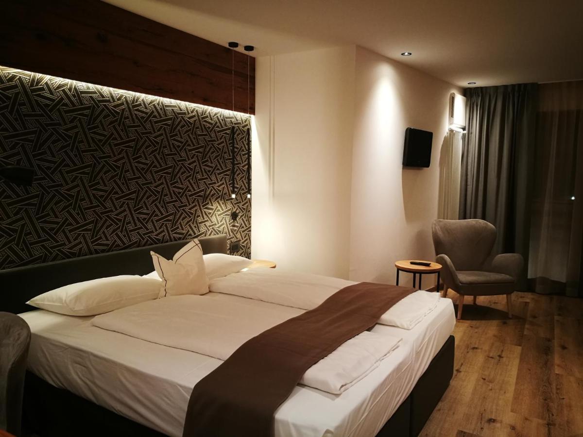 Hotel Cevedale Living Romance Hotel Cogolo Eksteriør billede