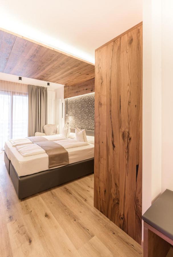 Hotel Cevedale Living Romance Hotel Cogolo Eksteriør billede