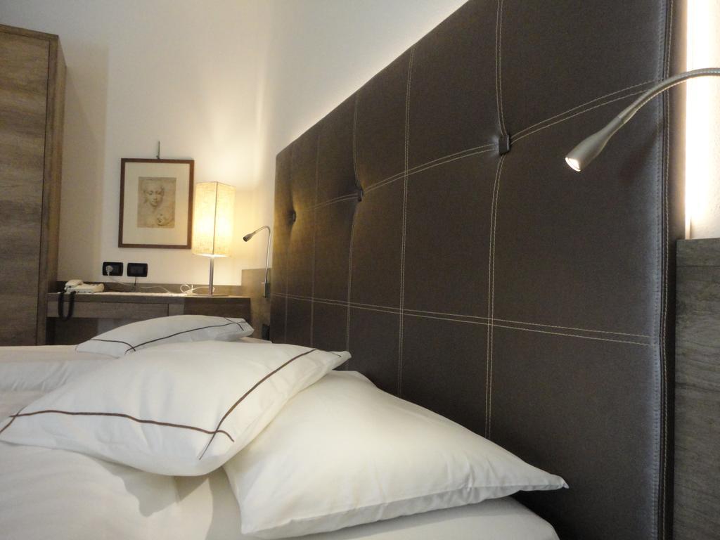 Hotel Cevedale Living Romance Hotel Cogolo Eksteriør billede