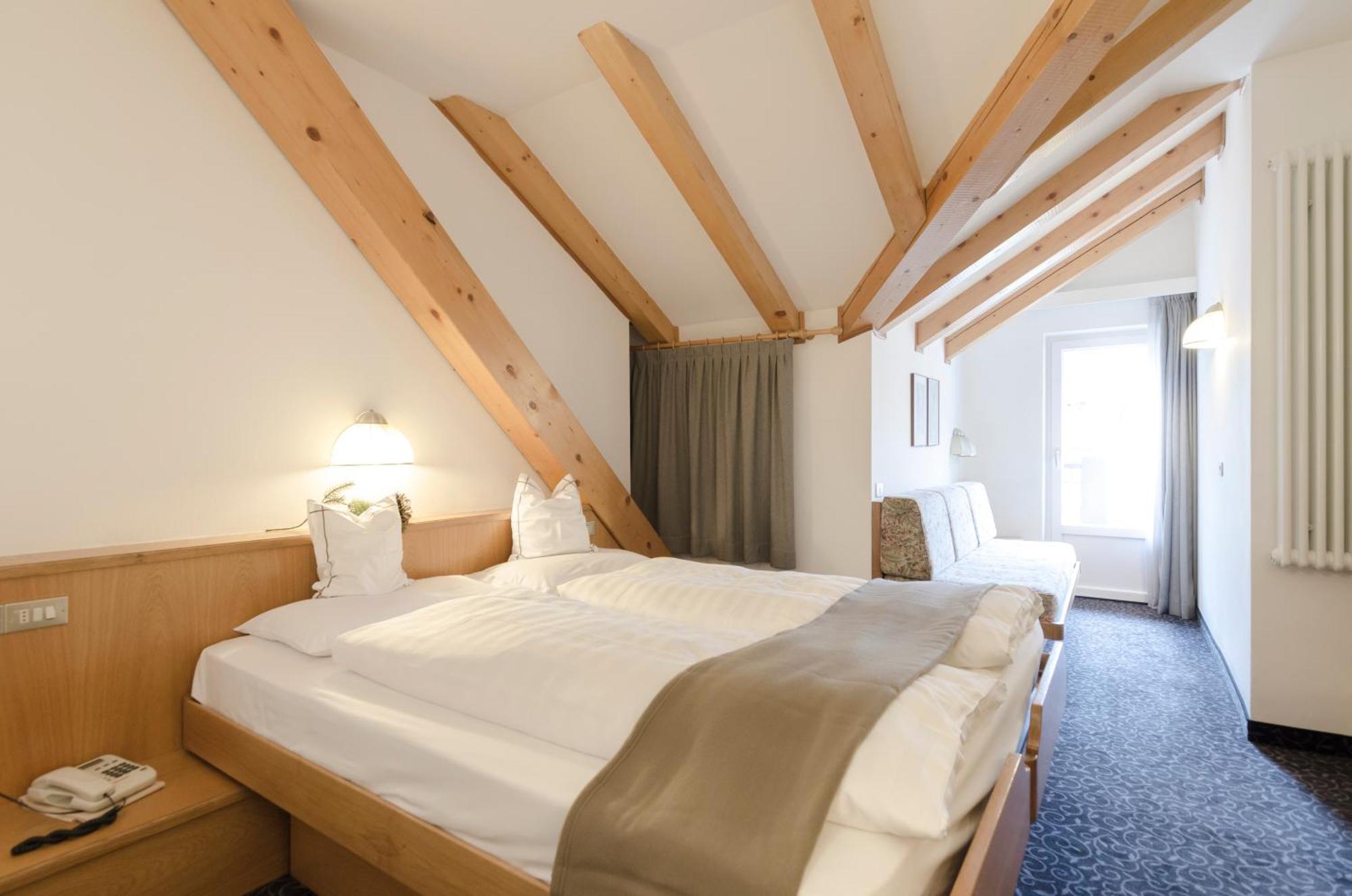 Hotel Cevedale Living Romance Hotel Cogolo Eksteriør billede