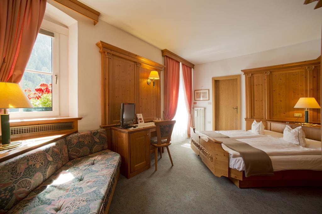 Hotel Cevedale Living Romance Hotel Cogolo Eksteriør billede