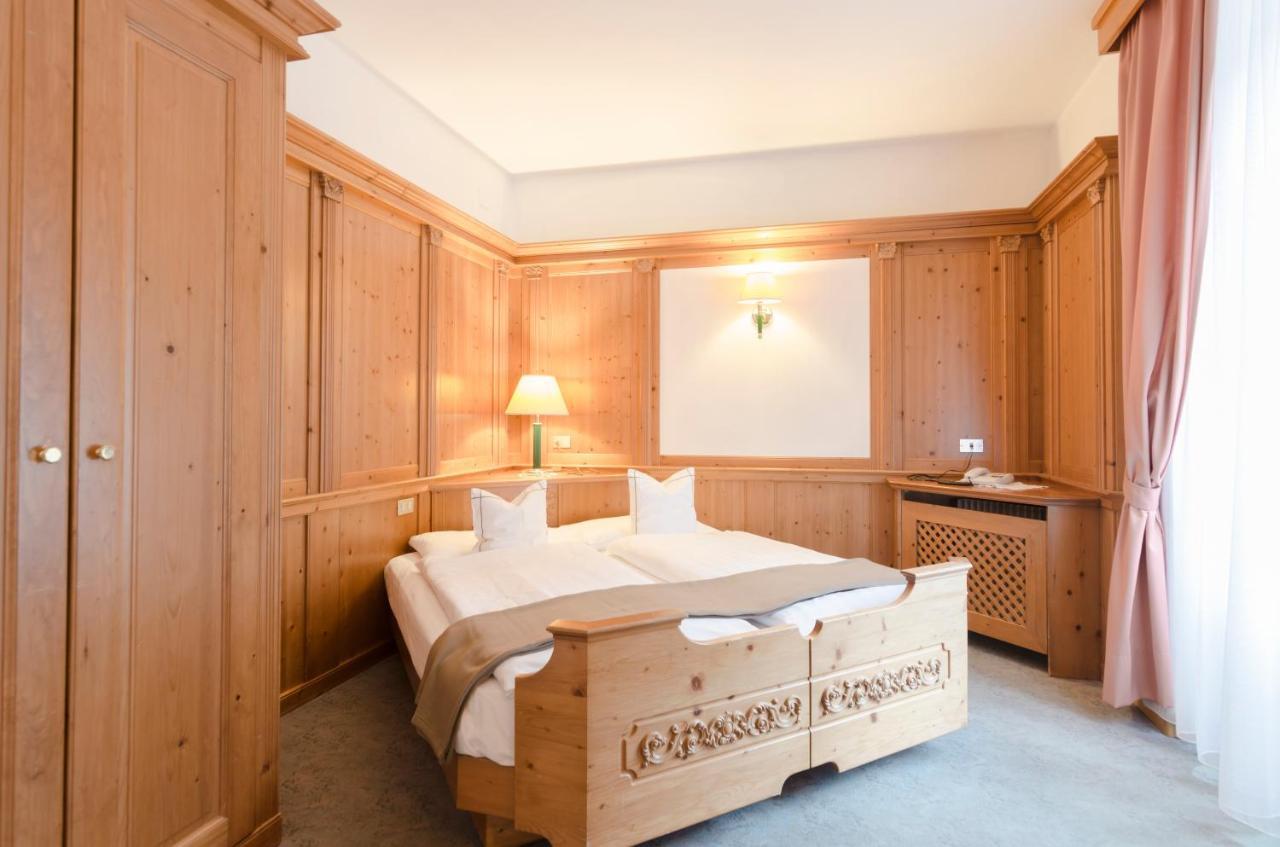 Hotel Cevedale Living Romance Hotel Cogolo Eksteriør billede